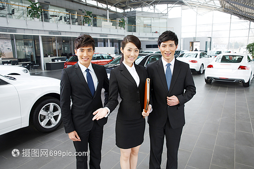 高效溝通與專業(yè)服務 4S店汽車銷售人員的推銷藝術
